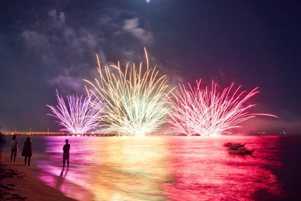 fireworks by the sea 2021 08 26 15 36 47 utc 2048x1365 1